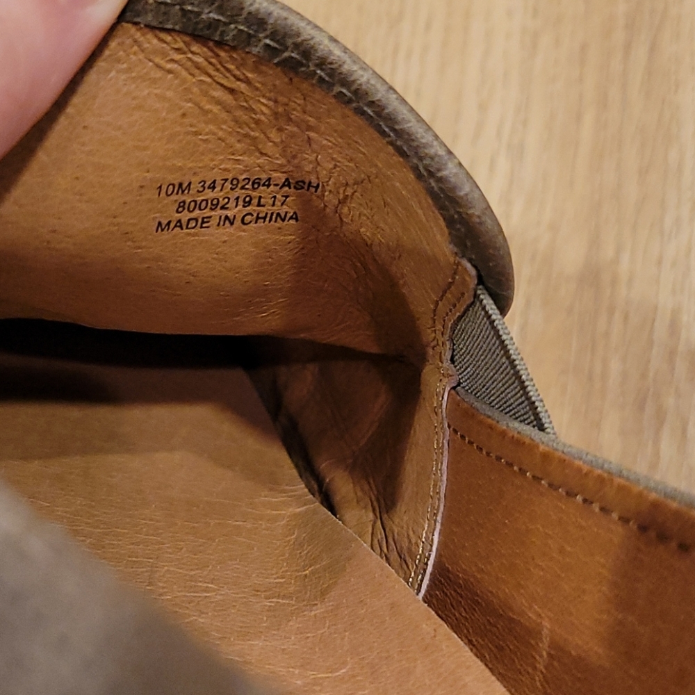 FRYE Leather Slip On - Like New! - Picture 3 of 6